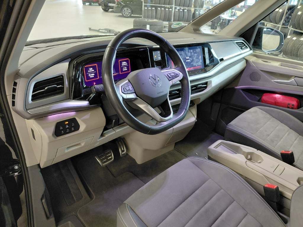 Fahrzeugabbildung Volkswagen T7 Multivan Pano ACC AHK DCC HK HuD 3-Zonen