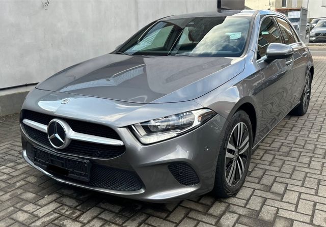 Mercedes-Benz A 180 Sportline Wenig Kilometer Leder Shz