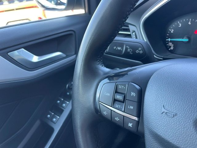 Fahrzeugabbildung Ford Focus Cool & Connect Kamera LED Navi PDC