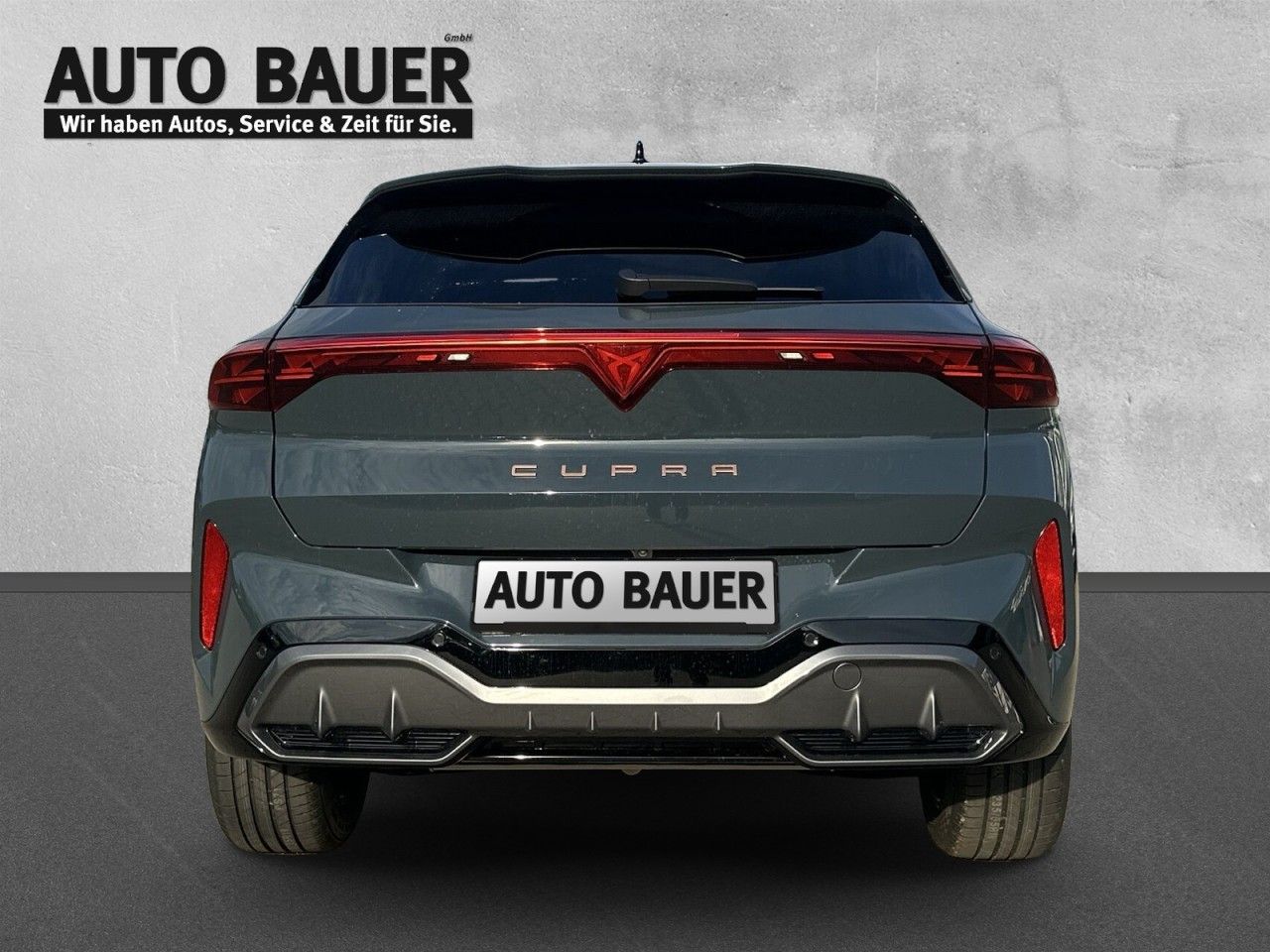 Fahrzeugabbildung CUPRA Terramar 1.5 e-HYBRID 204 PS 6-Gang-DSG - mit KI generiert/bearbeitet