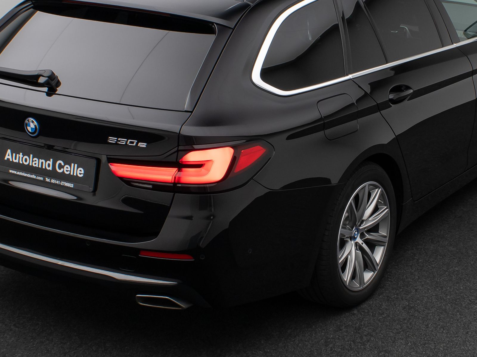 Fahrzeugabbildung BMW 530e Luxury Line Kamera DAB WLAN ACC Alarm LED