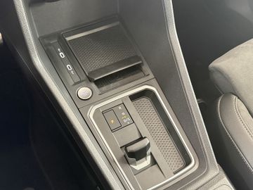 Volkswagen Caddy Maxi eHYBRID DSG STYLE ACC KAM 7SITZ AHK