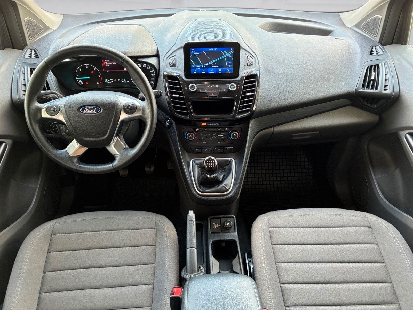 Fahrzeugabbildung Ford Grand Tourneo Connect Titanium 120PS AHK/7Sitze!