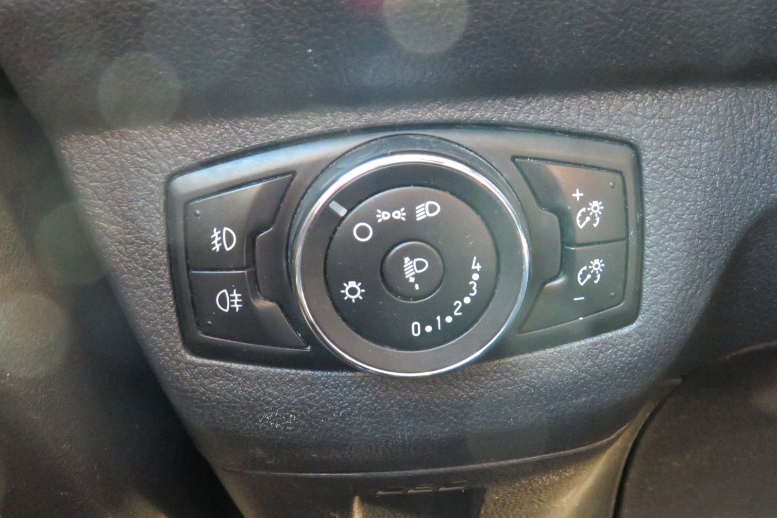 Fahrzeugabbildung Ford Transit Courier KASTEN KLIMA FLÜGEL 1.HD