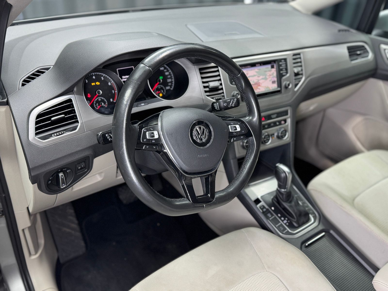 Fahrzeugabbildung Volkswagen Golf Sportsvan VII Comfortline|PDC|AUTOMATIK|NAV