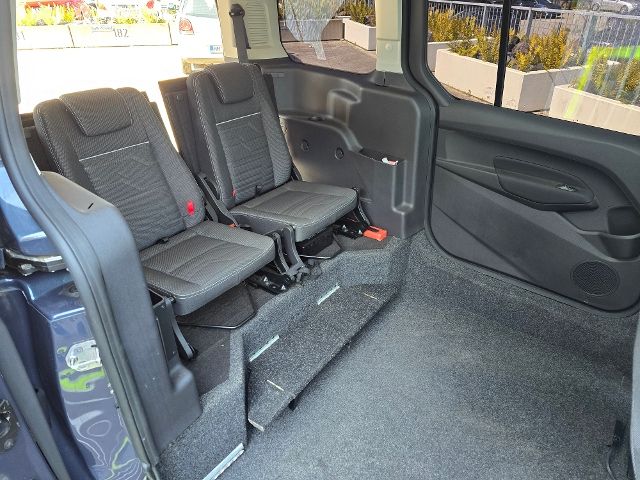 Fahrzeugabbildung Ford Grand Tourneo Connect Paravan Selbstfahrer Rolli