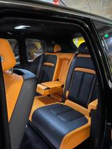 Rolls-Royce Cullinan | 1. Hand | Erstlack  - schwarze Rolls-Royce Cullinan