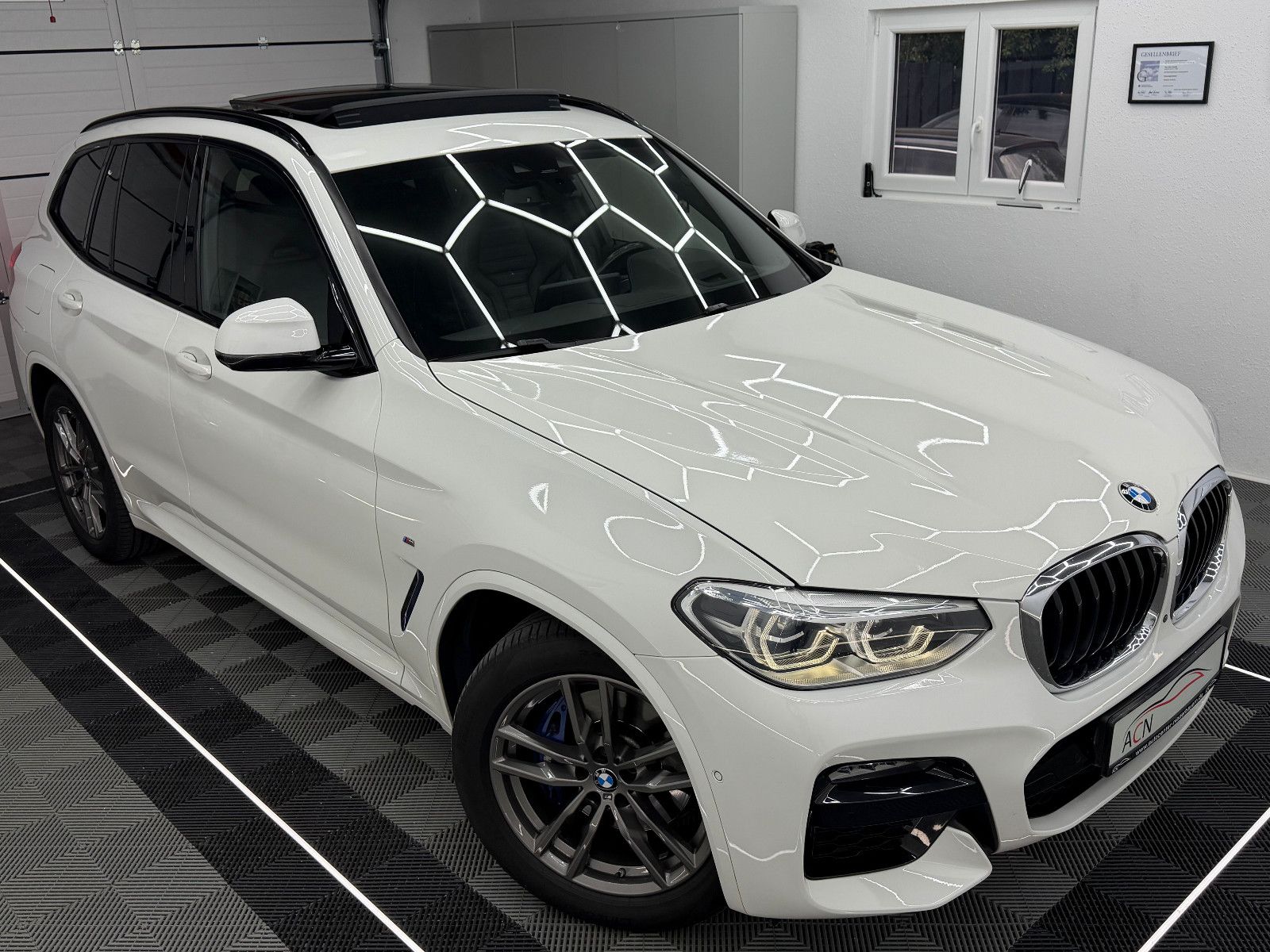 Fahrzeugabbildung BMW X3 xDrive 30 d M SPORT/LED/HuD/H&K/PANO/AHK/360*