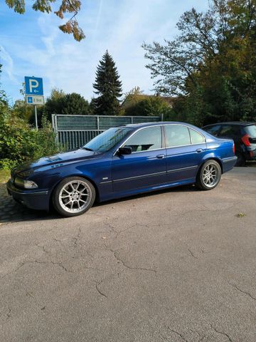 BMW E39 540i Schalter Limo TÜV neu Motor r...