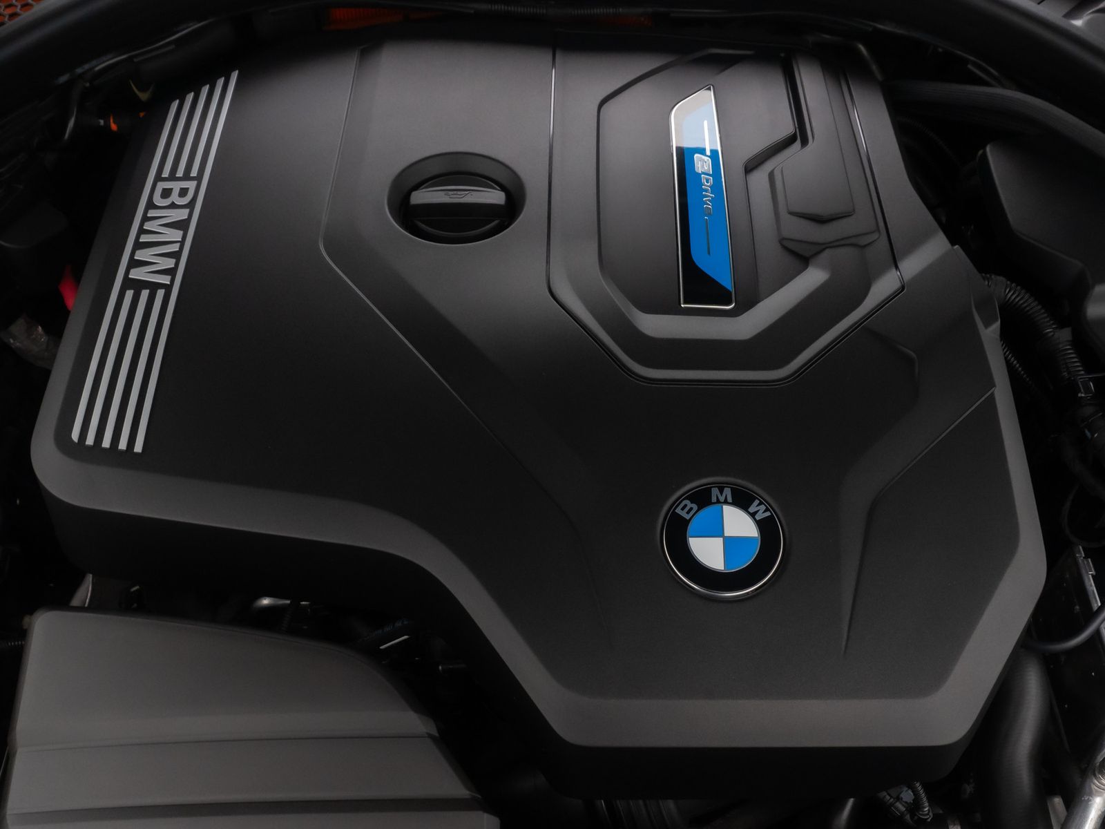 Fahrzeugabbildung BMW 330e M Sport DAB HiFi Komfort Individual 18Zoll