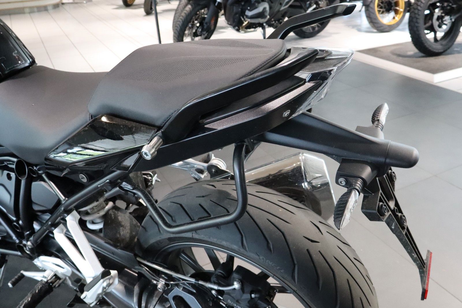 Fahrzeugabbildung BMW R1250R