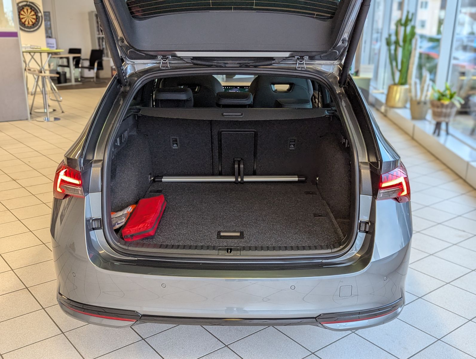 Изображение автомобиля SKODA Octavia 1.5 TSI Sportline Pano Martix Cam AHK
