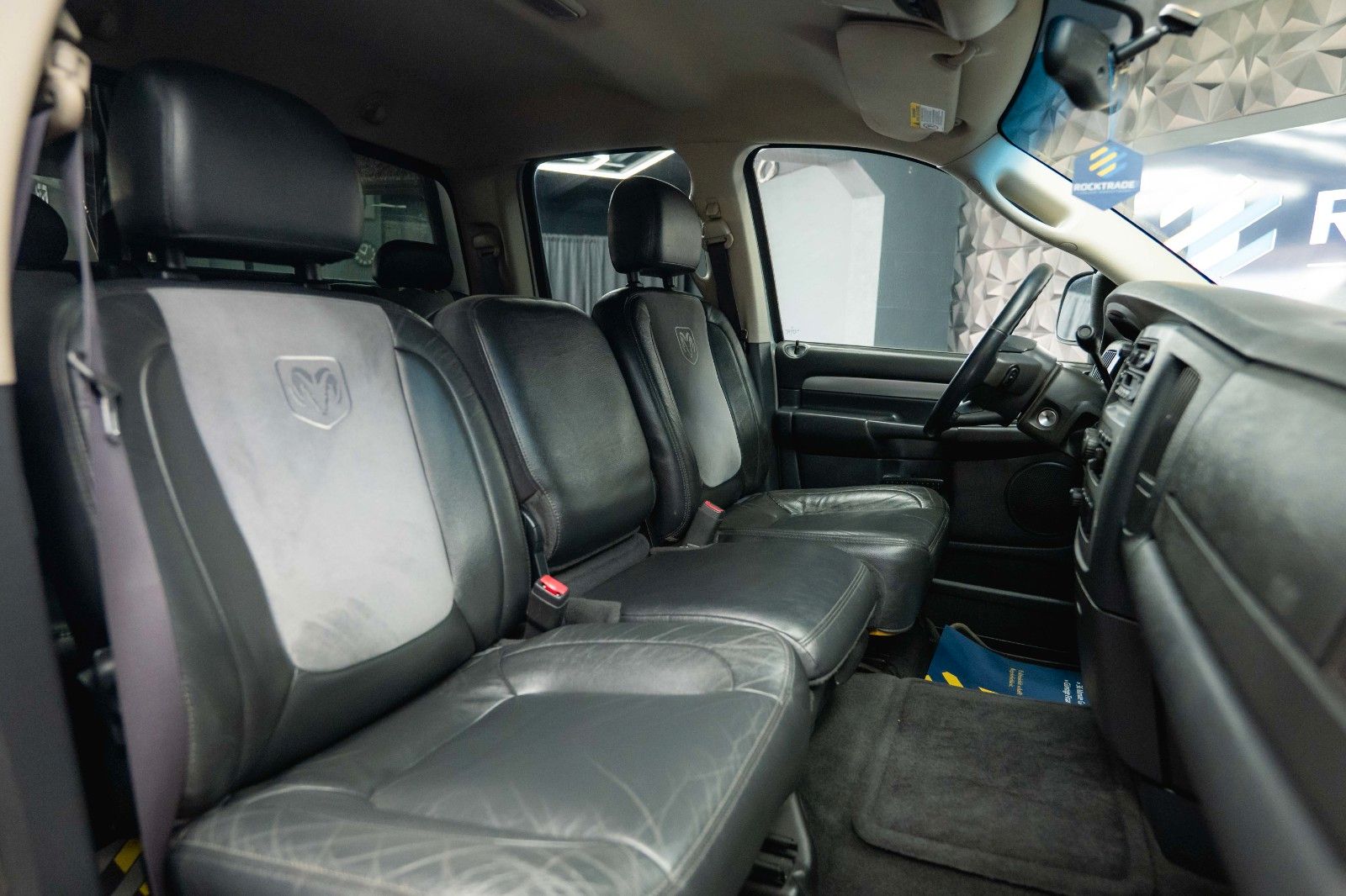 Fahrzeugabbildung Dodge RAM 5.7 V8 HEMI 4x4 OFFROAD MONSTERTRUCK LONGBED