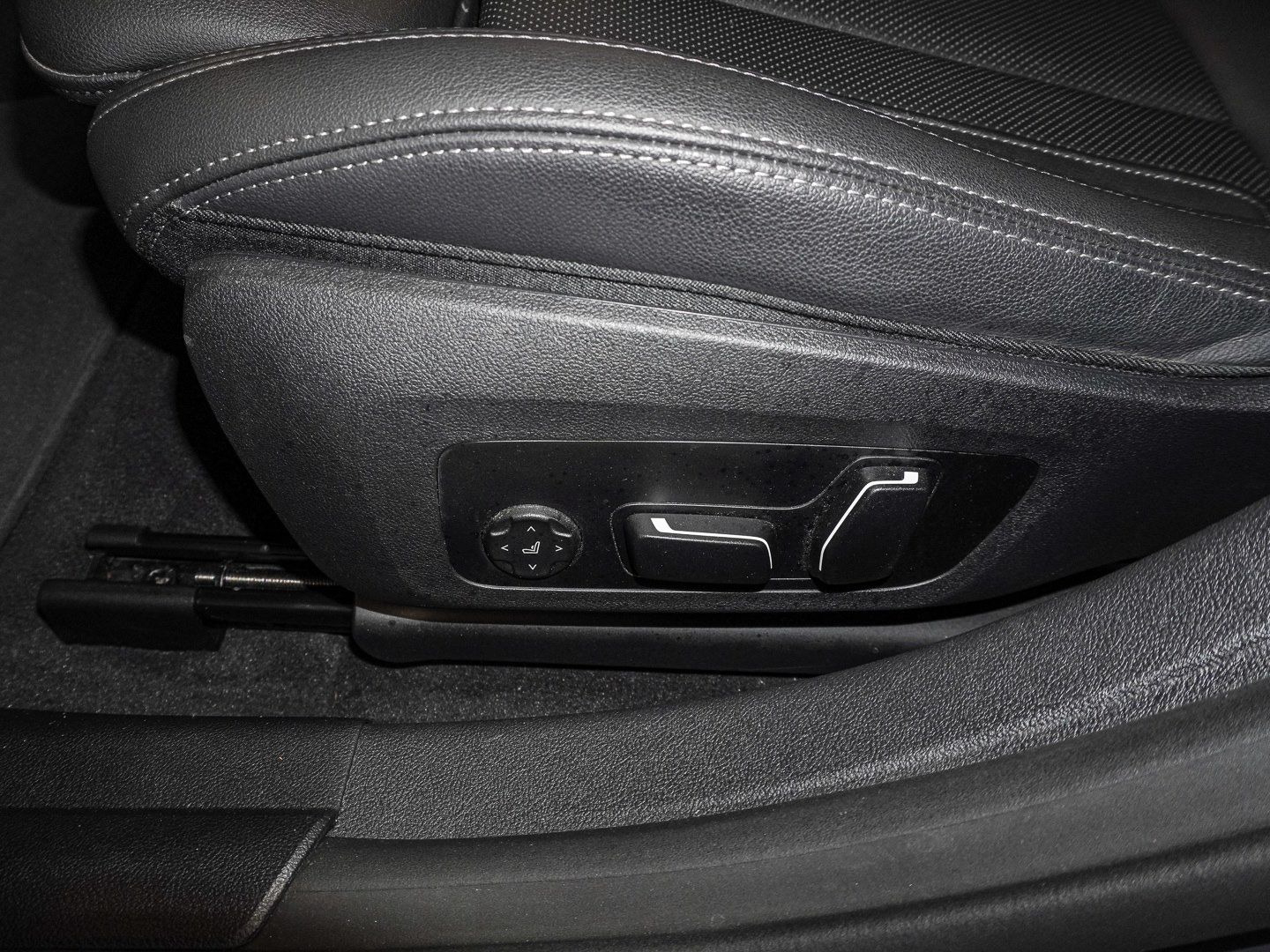 BMW i4 eDrive40 M Sport ACC RFK NAVI LED PDC V+H LM foto 15