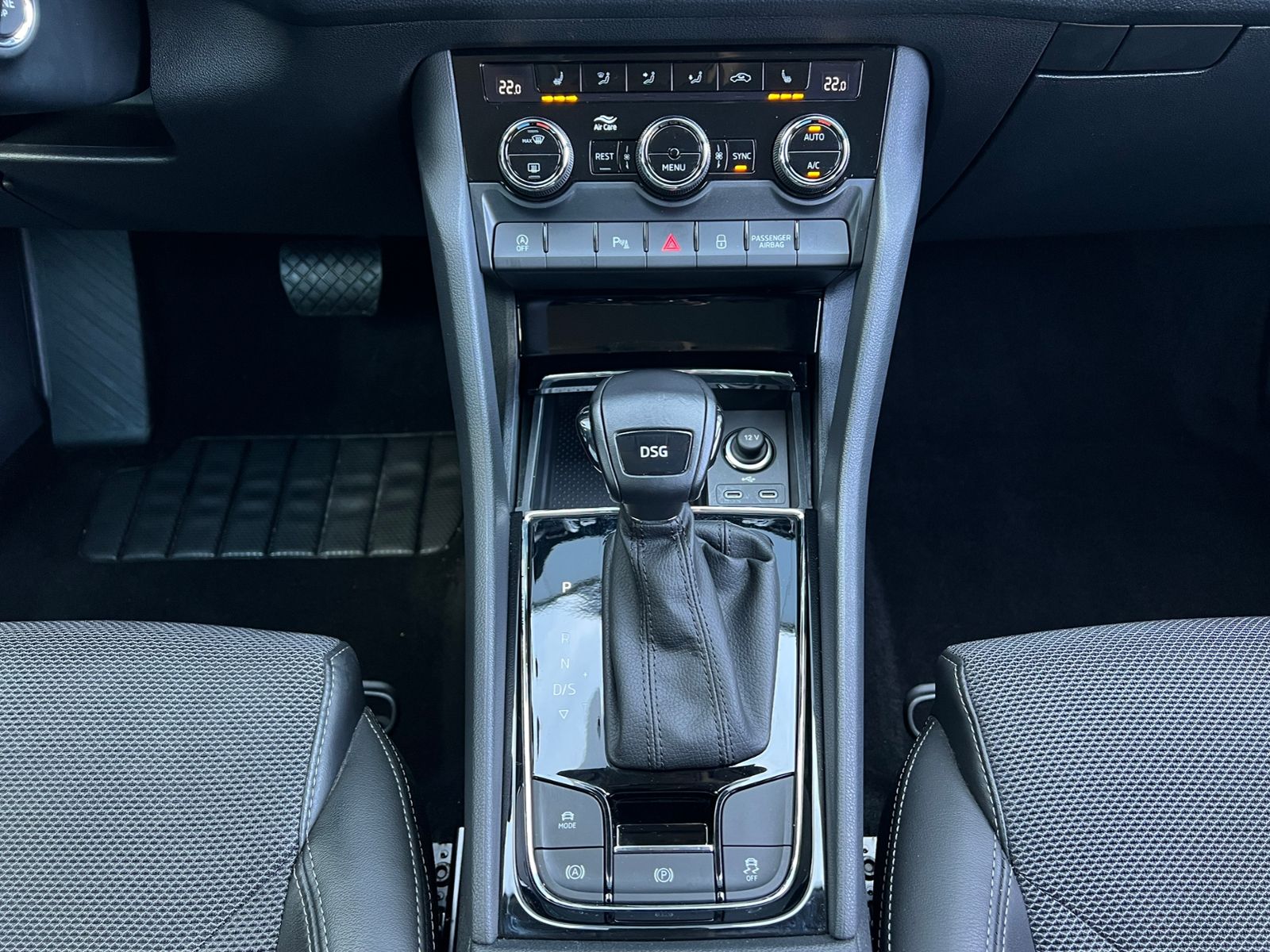 Fahrzeugabbildung SKODA Kodiaq Style 1.5 TSI DSG FL *AHK, LED, ACC, 19"-