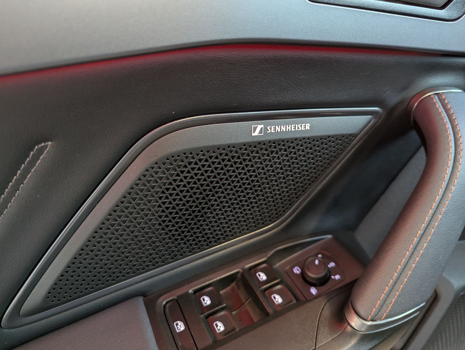 CUPRA Formentor 1.5 eTSI Leder Sennh DCC Kamera Matrix - Image 21