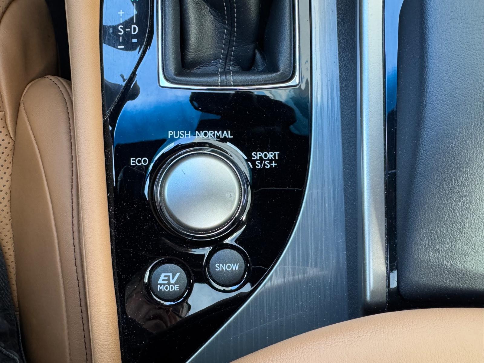 Lexus GS 450h F Sport 345 ch Hybride • Mark Levinson • Toit ouvrant • 4 roues directrices • Sièges ventilés