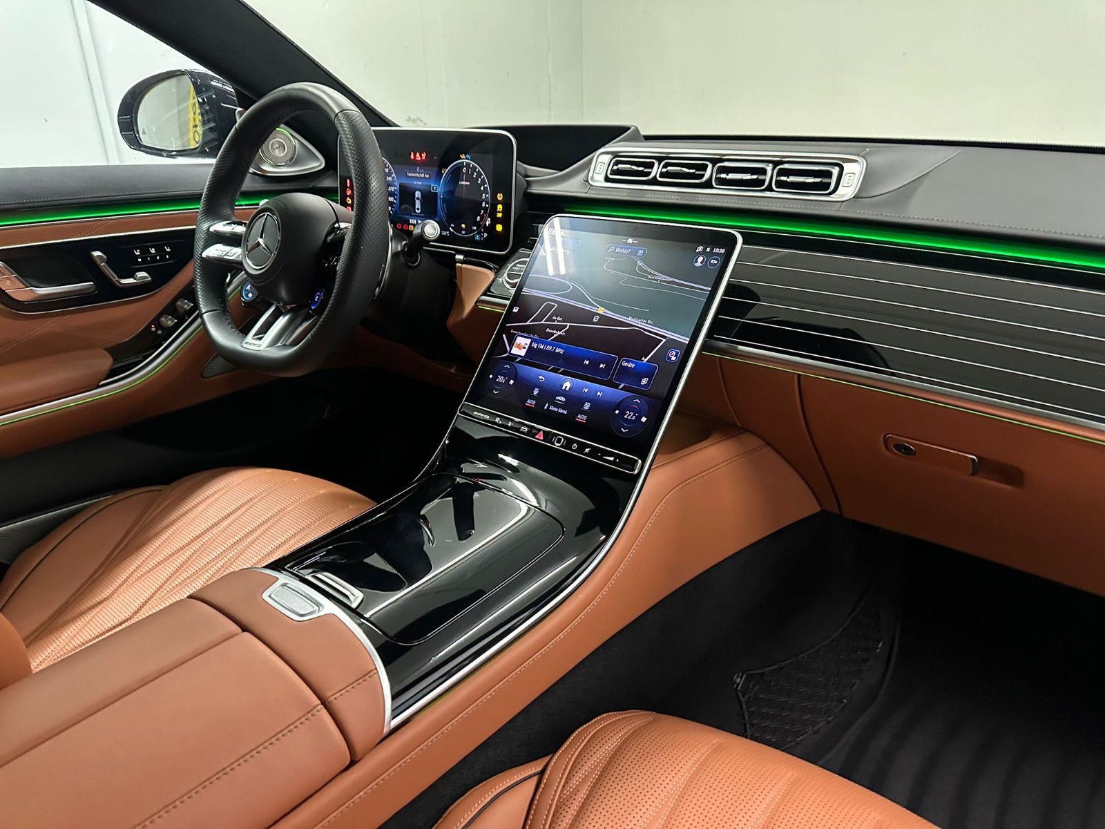 Fahrzeugabbildung Mercedes-Benz S 63 E Performance L *KERAMIK*TV*CARBON*4D*