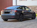 Tesla Model 3 Hinterradantrieb SR+ makellos - Tesla MODEL 3 SR Gebrauchtwagen