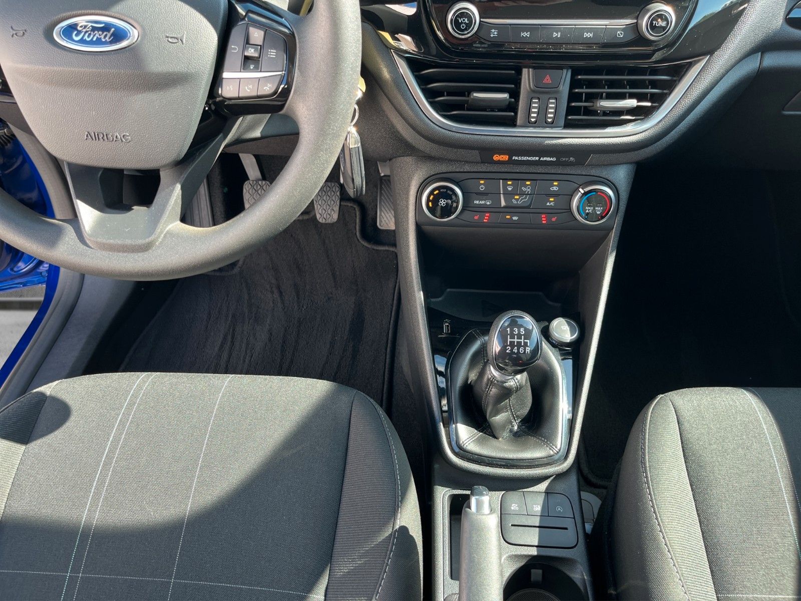 Fahrzeugabbildung Ford Fiesta Cool & Connect