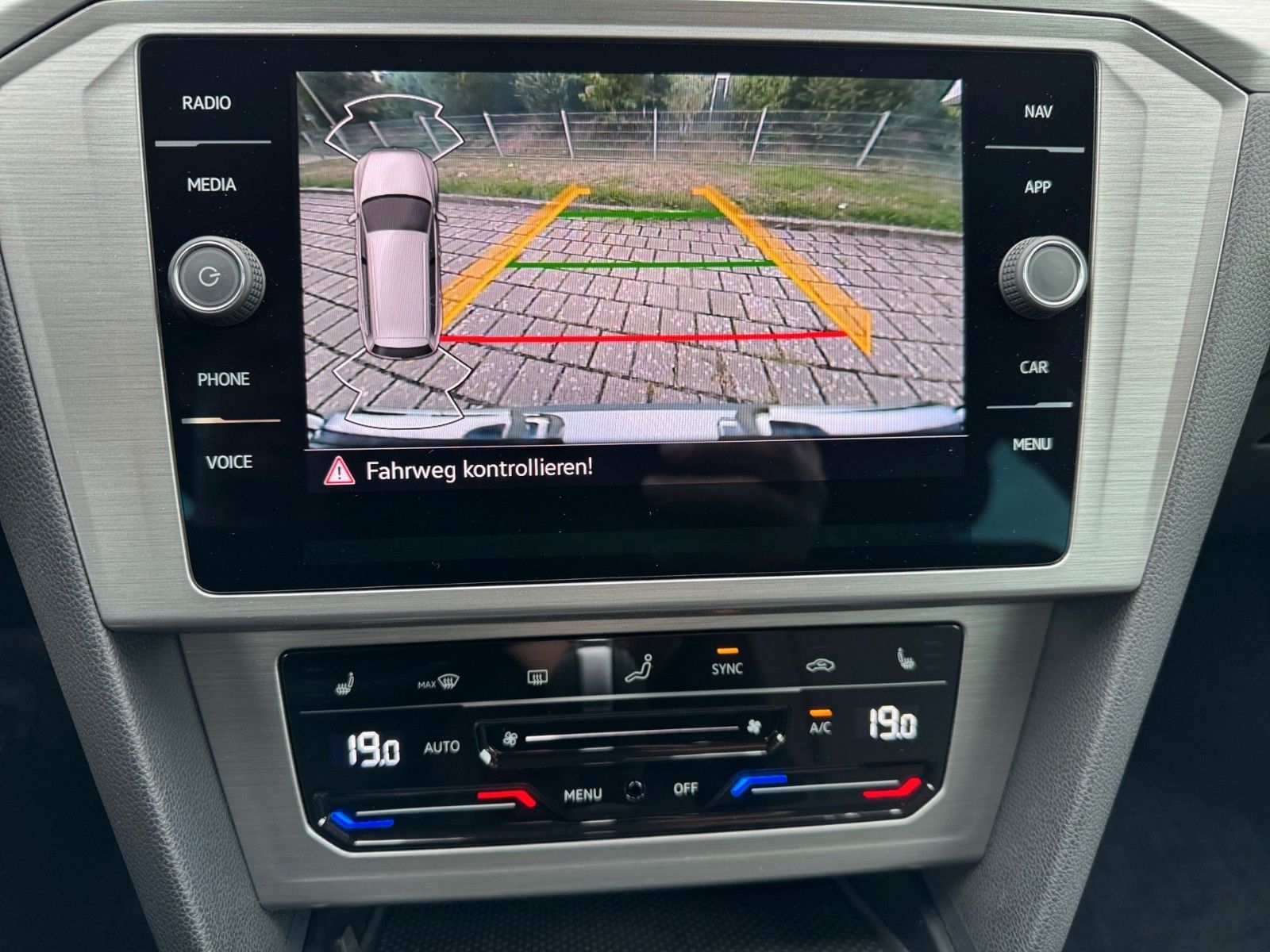 Fahrzeugabbildung Volkswagen Passat Variant 1.5 TSI