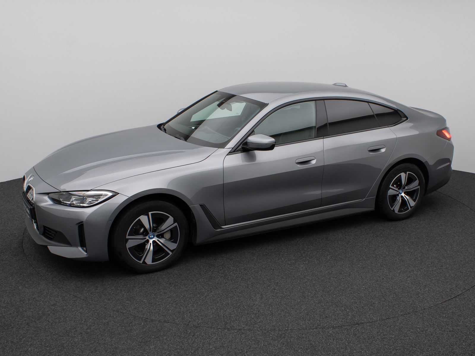 Fahrzeugabbildung BMW i4 eD40 Gran Coupé Kamera DAB H/K PDC Sport