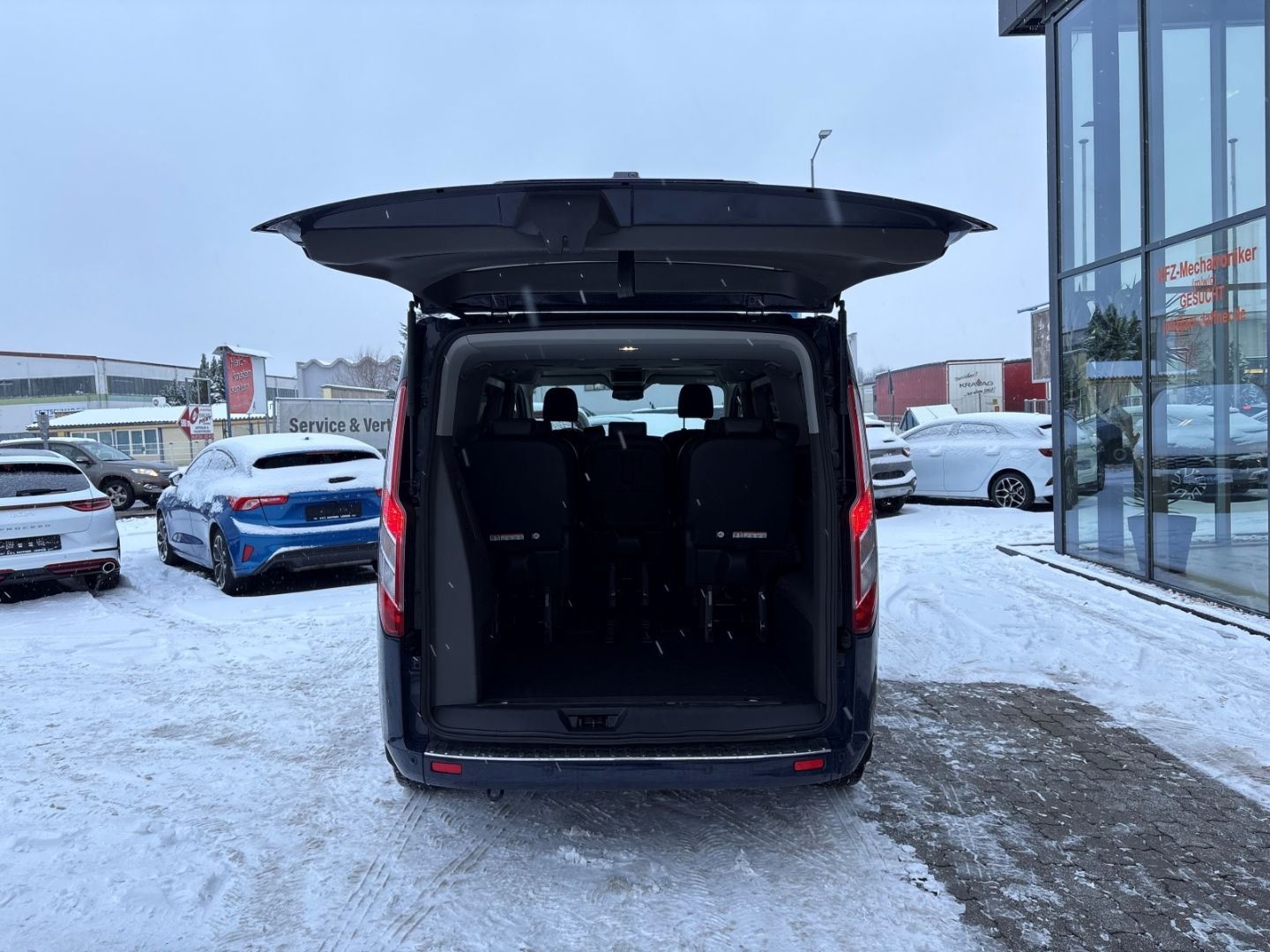 Fahrzeugabbildung Ford Tourneo Custom Kombi 320 L2 Titanium X TotWinkAs
