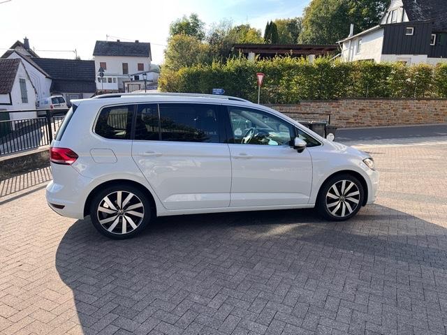 Volkswagen Touran 1.5 TSI OPF DSG Highline 7Sitzer AHK