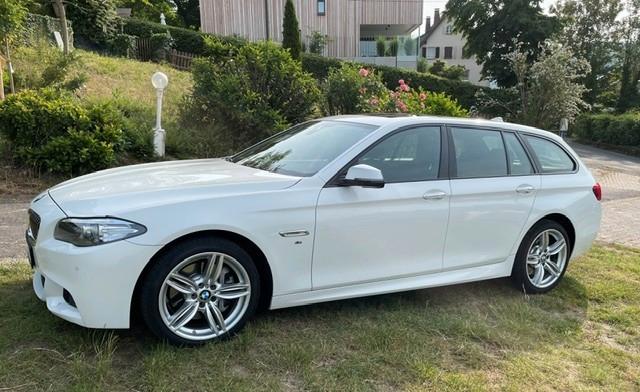 BMW 530d xDrive Touring /M Paket/AHK/Pano/8-fach 