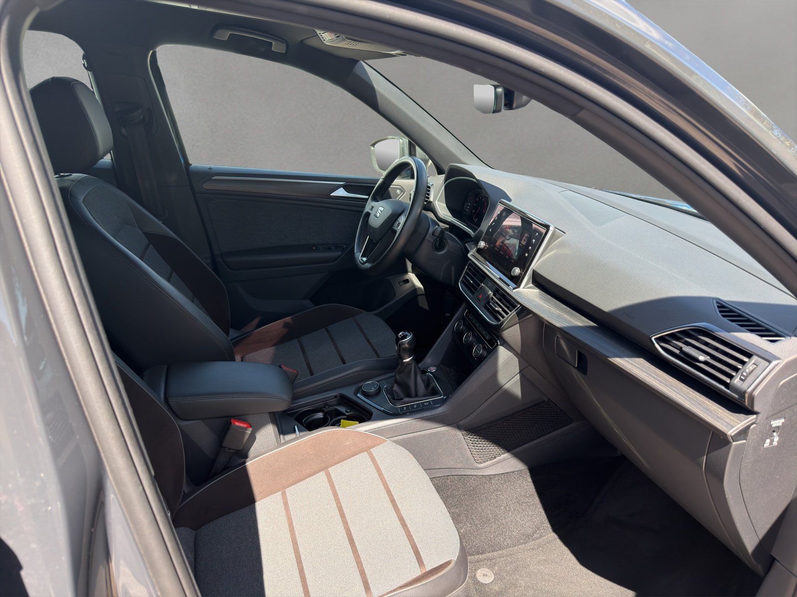 Fahrzeugabbildung SEAT Tarraco 1.5 TSI ACT Xcellence 7Sitzer/Navi/PDC