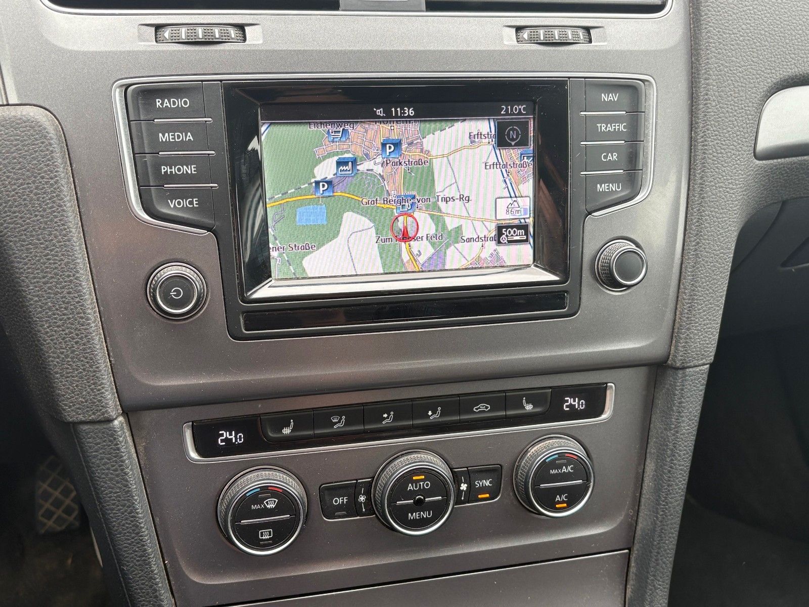 Fahrzeugabbildung Volkswagen Golf VII 1.2 TSI Trendline Navi SPORTSITZE Klima