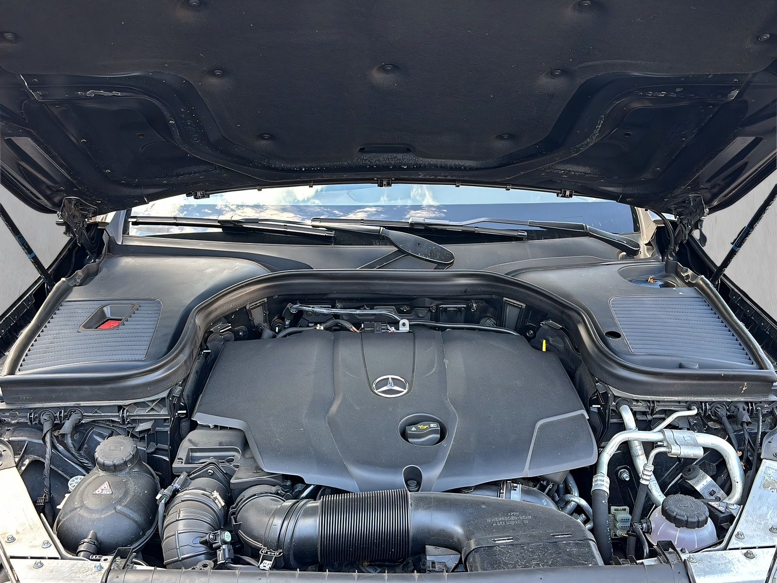 Fahrzeugabbildung Mercedes-Benz GLC 250 d 4Matic EXCLUSIVE BURMESTER AHK LED PDC
