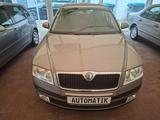 Skoda Octavia Lim. Elegance Automatk Aux-In - gebrauchte Skoda Octavia aus dem Jahr 2008
