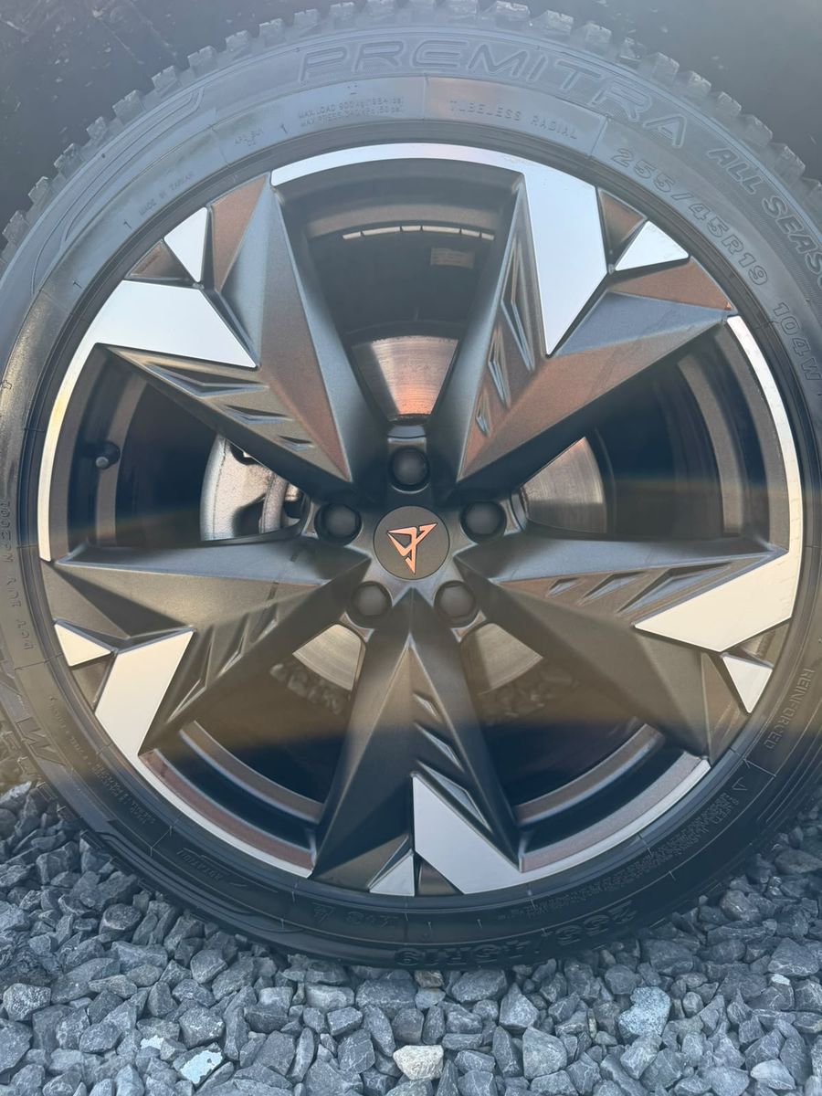 Иллюстрация автомобиля CUPRA Terramar 1.5 eTSIEDGE 360°SENN*19 "MEMORY*LED