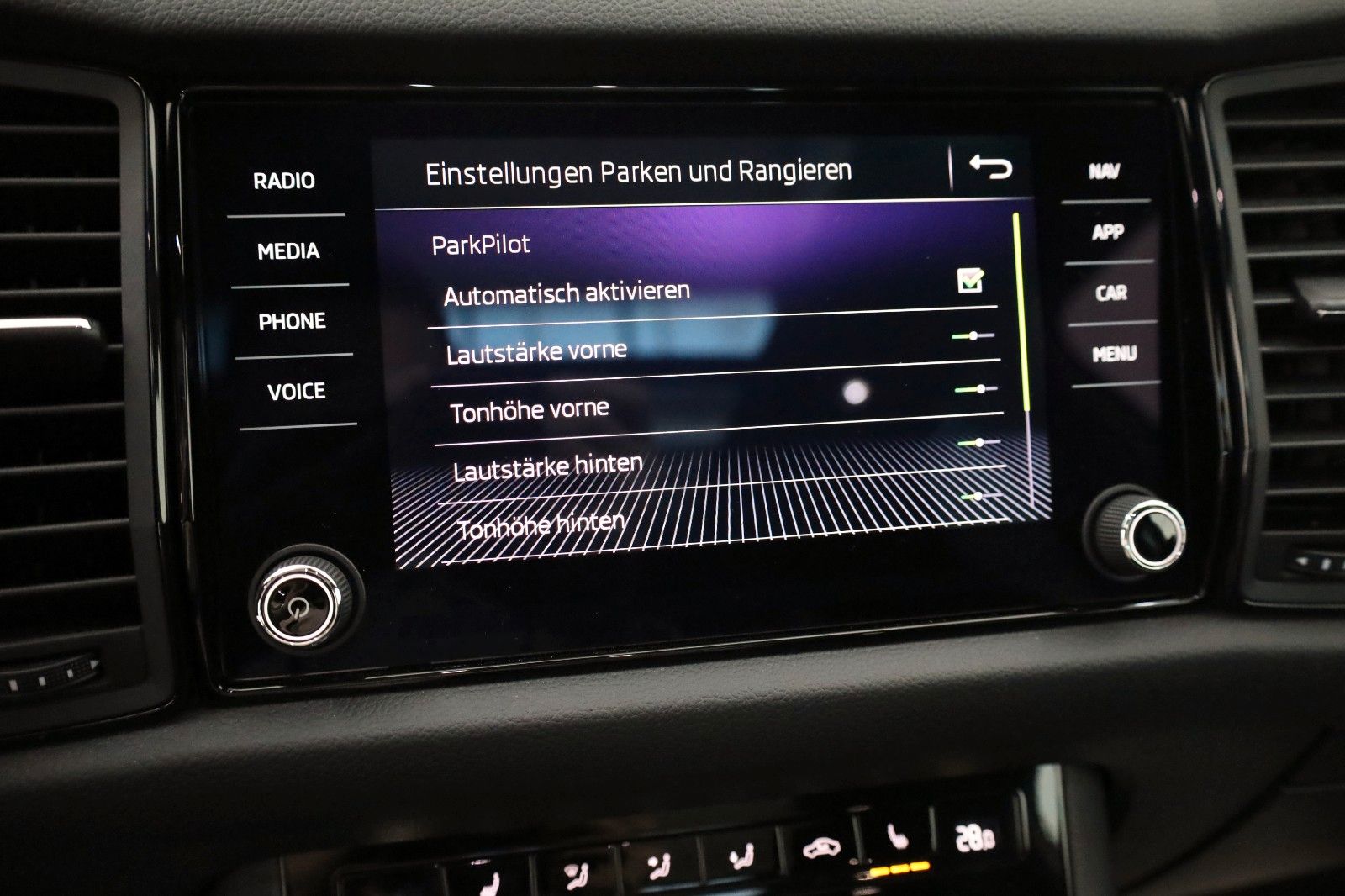 Fahrzeugabbildung SKODA Kodiaq Sportline 4x4 Leder,Navi,LED,PanDach,ACC