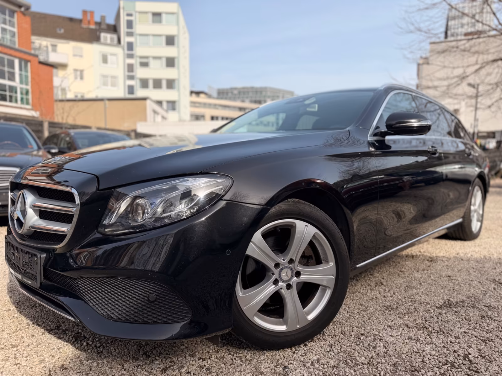 Mercedes-Benz E 220d T-Modell/MULTIBEAM/NAVI/R-CAM/SHZ/AHK/EU6
