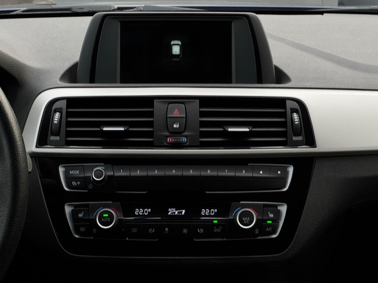 Fahrzeugabbildung BMW 118i Advantage SHZ PDC Temp. Lim. LED 2Z-Klima