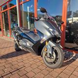 Yamaha T-MAX 530DX AKRA - YAMAHA MAX