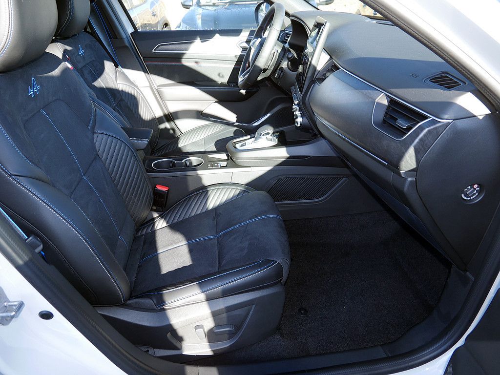 Fahrzeugabbildung Renault Arkana Esprit Alpine TCe 160 EDC