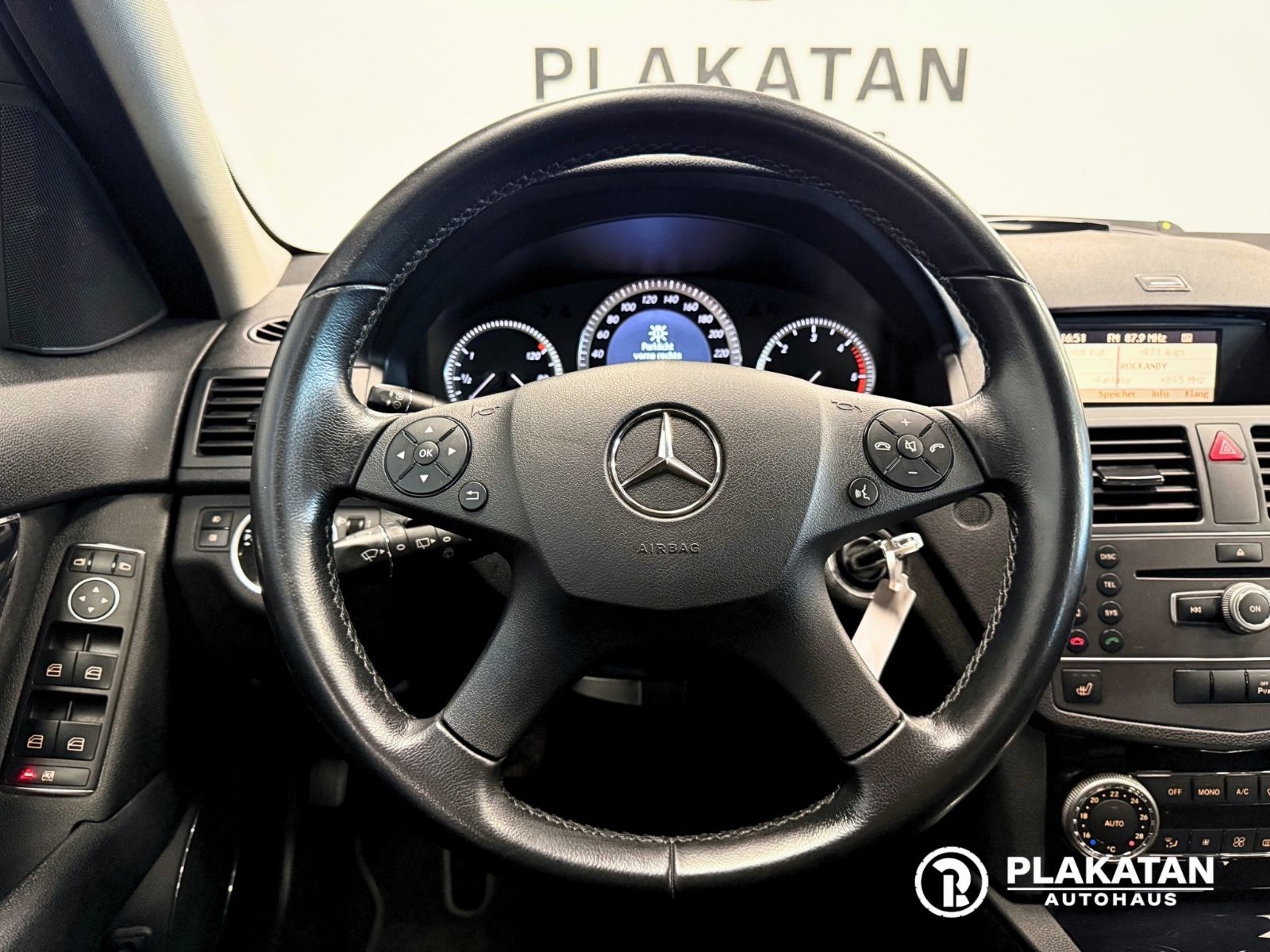 Fahrzeugabbildung Mercedes-Benz C 180 CDI T-Model Bi-Xenon AHK MB-Service EXPORT