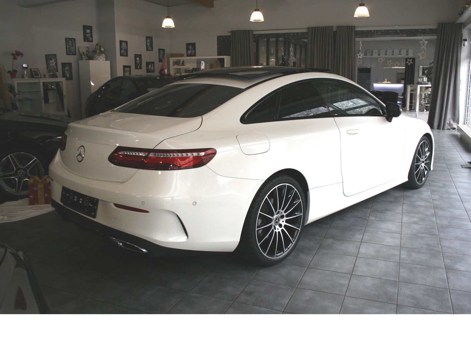 Fahrzeugabbildung Mercedes-Benz E 300 d Coupe AMG *Night*Burmester Sound*Widescr