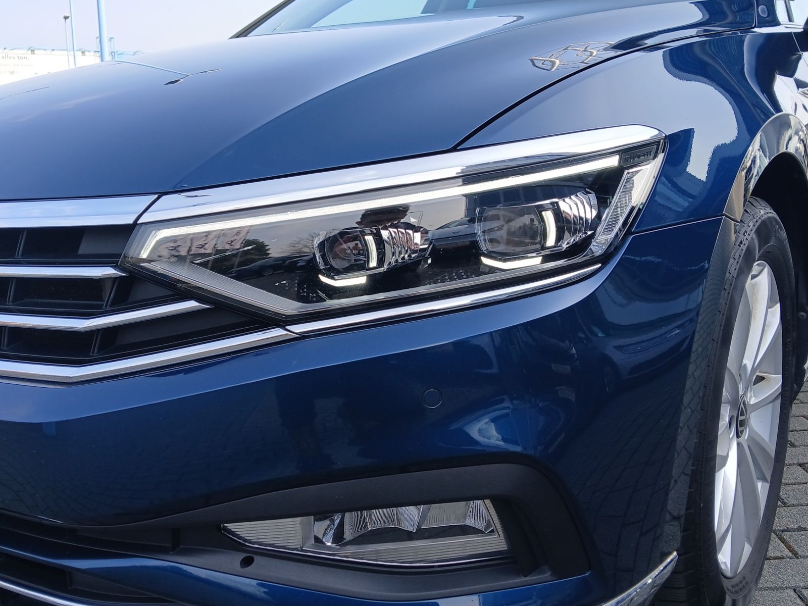 Fahrzeugabbildung Volkswagen Passat Variant TDI Elegance DSG Matrix AHK Navi