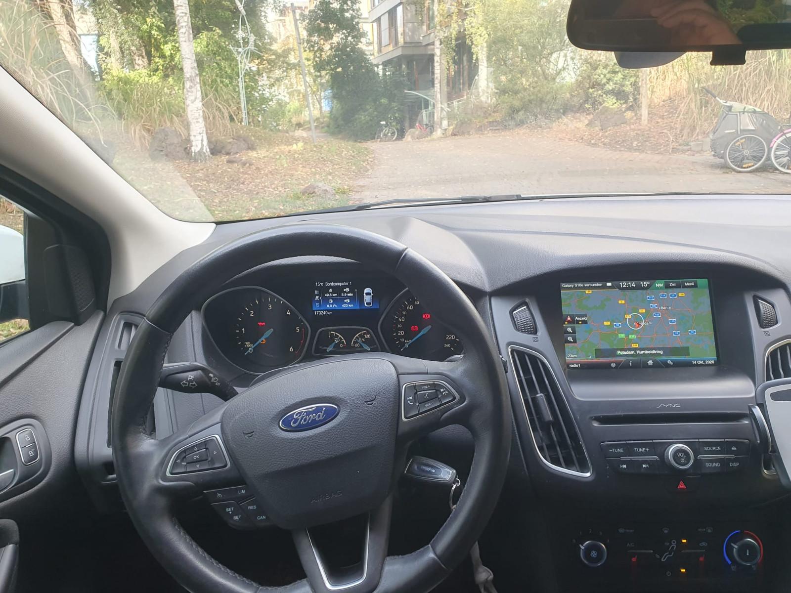 Ford Focus 2015 — фото 12
