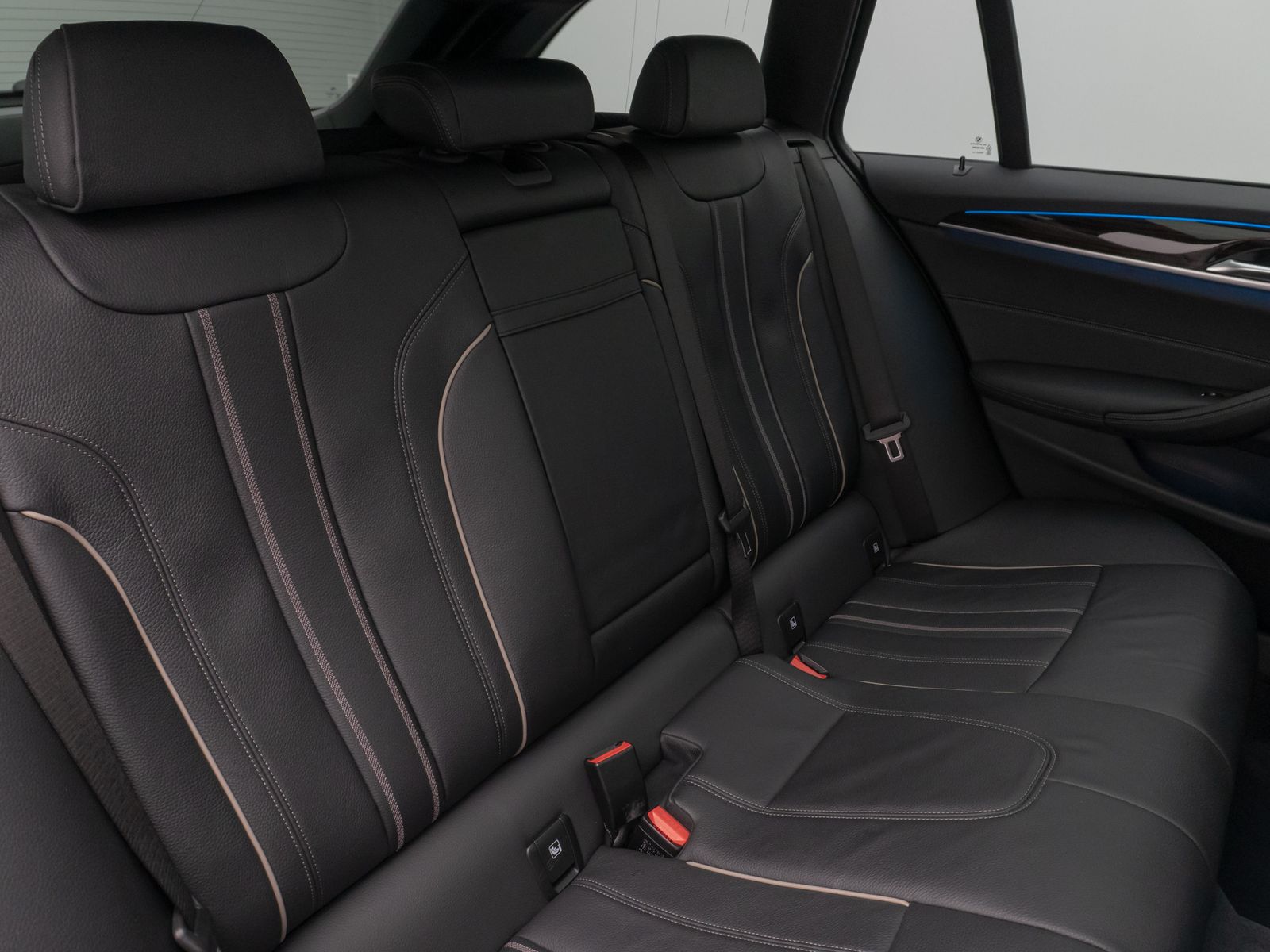Fahrzeugabbildung BMW 530e Panorama Kamera DAB H/K WLAN Alarm Sport