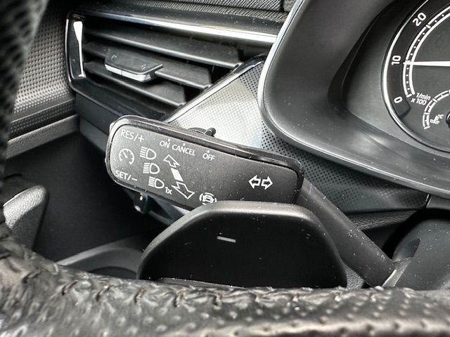 Kamiq Style 1,0TSI DSG 110PS CARPLAY, BFS,V-LED