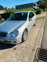 Mercedes-Benz Mercedes C220 - Mercedes-Benz C 220 mit Benzin-Antrieb
