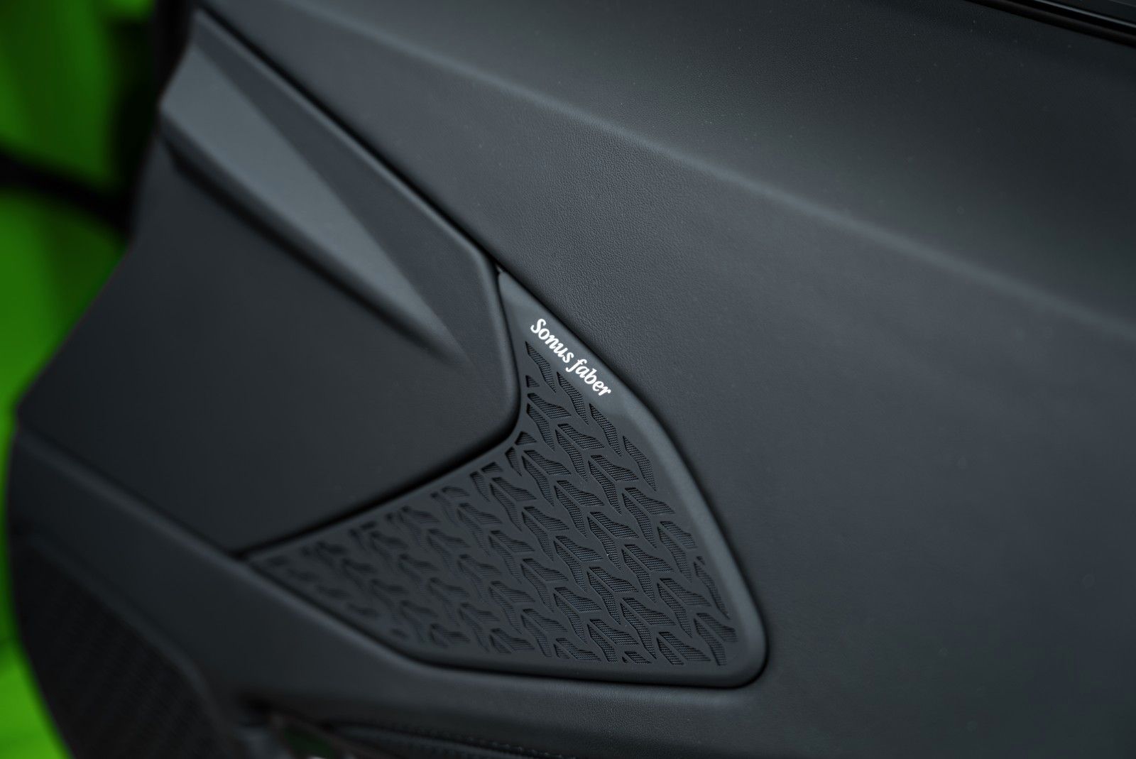 Fahrzeugabbildung Lamborghini Temerario CARBON/LIFT/STYLE PACK/PASSENGER DISP.