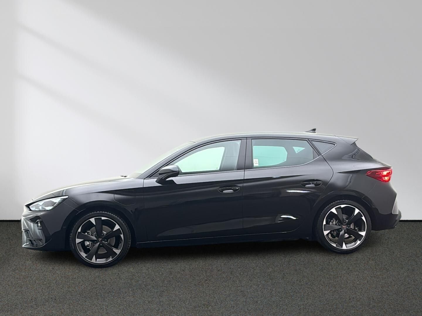 Cupra Leon 1.5 e-Hybrid DSG Edge Senn Dynamic Navi imagem 2