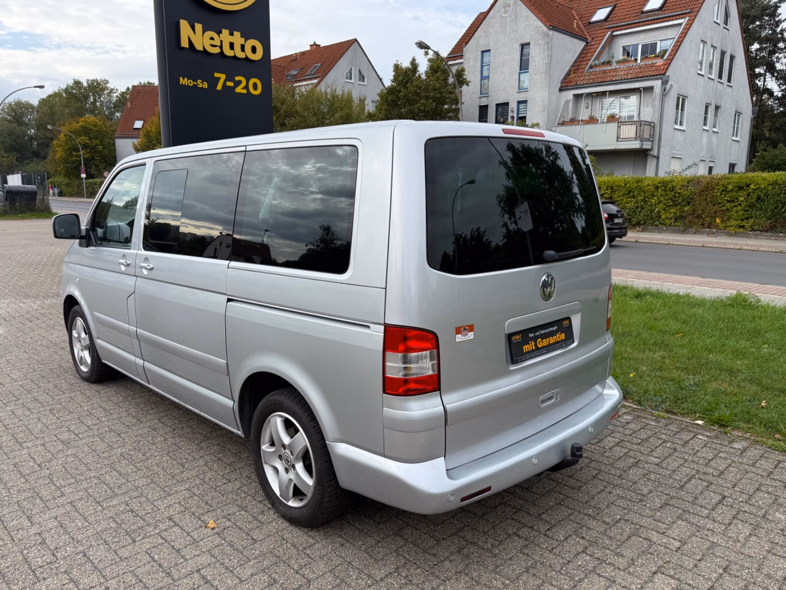 Volkswagen T5 Multivan Comfortline 2.5 TDI 5 cyl. 174 ch BVM / 7 places / Chauffage auxiliaire / GPS / Attelage 2,5 t