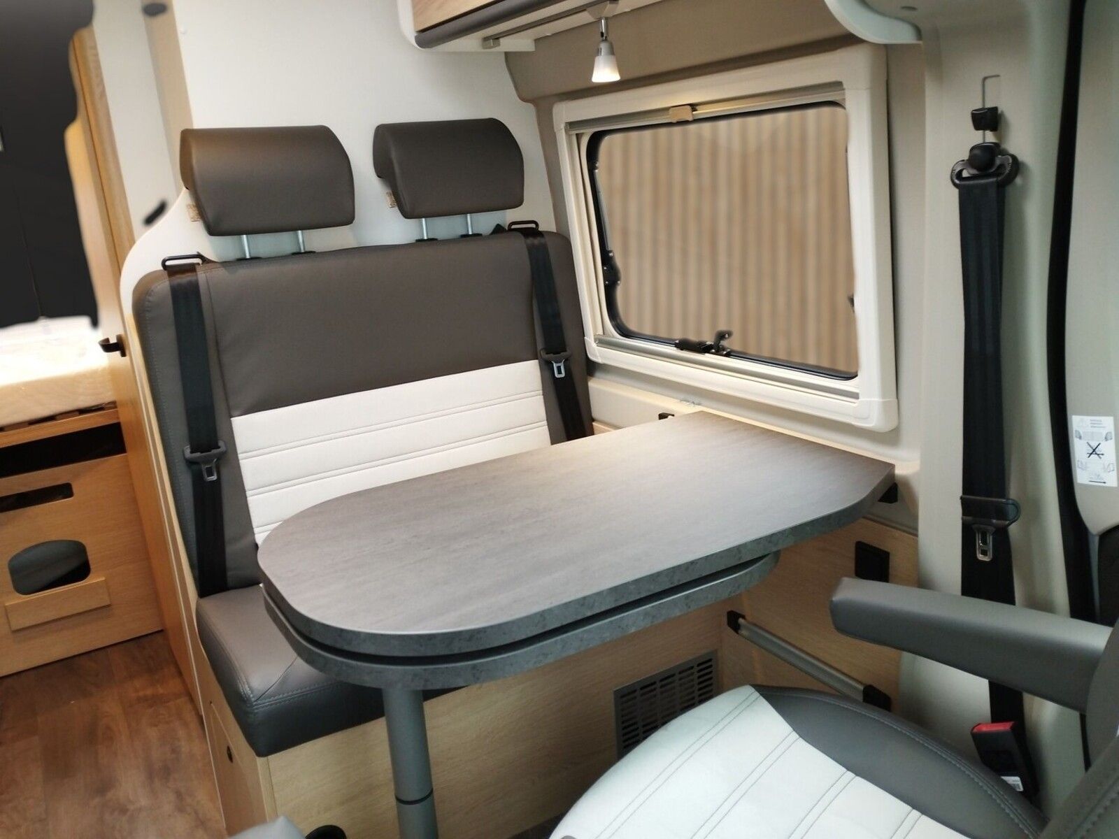 Fahrzeugabbildung Sunlight Adventure Cliff 600 Automatik, Dörr Edition, LTE